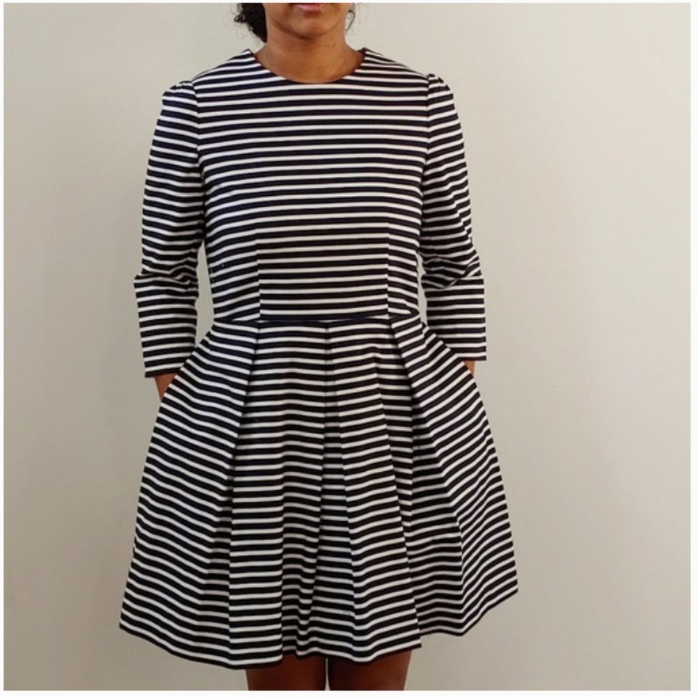 GAP Women's Striped Fit and Flare Long Sleeve Dress - size 6